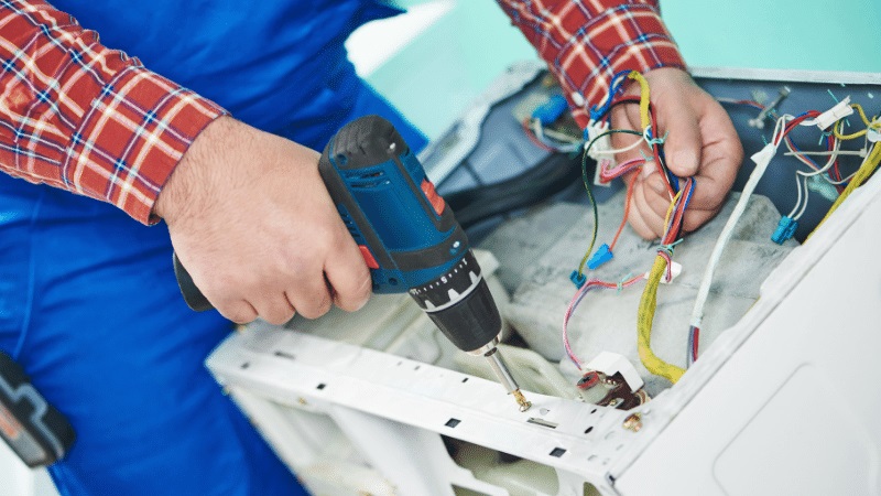 Bayraklı Altus Altus çamaşır makinesi kart tamiri – Su almama arızası orijinal parça ile giderildi. - Teknik servis örneği